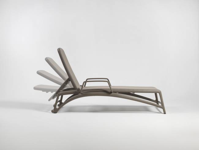 Шезлонг-лежак пластиковый Atlantico тортора 1720-2040х700х350 мм