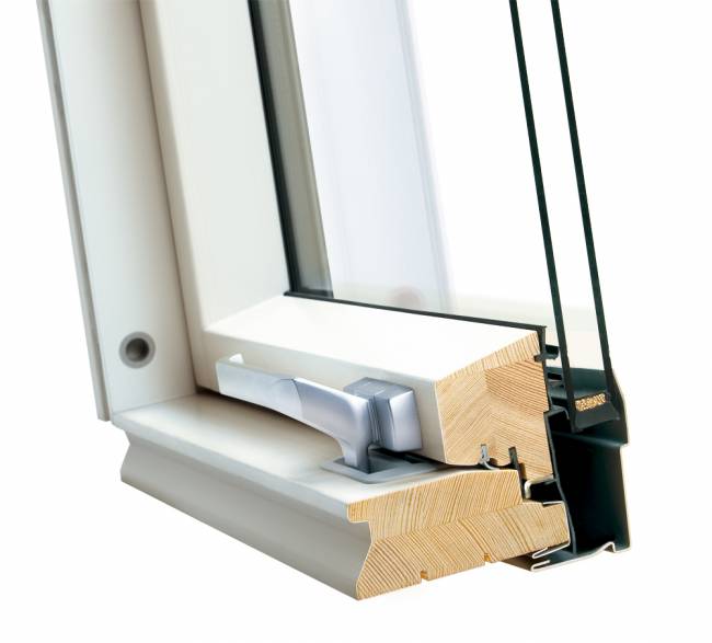 Деревянное мансардное окно FTU-V U3 со среднеповоротным открыванием