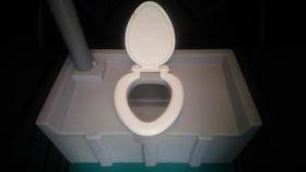 ТУАЛЕТНАЯ КАБИНА ЭКОМАРКА "РЕЦИКЛ"