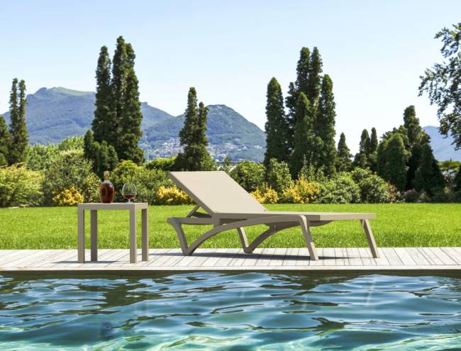 Столик пластиковый для лежака Ocean Side Table бежевый 450х450х450 мм