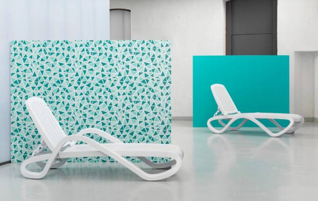 Шезлонг-лежак пластиковый Tropico белый 1700-1945х690х910 мм