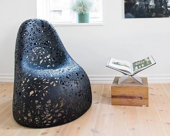 Базальтовое кресло "Self Chair", Черное Базальтовое кресло "Self Chair", Черное